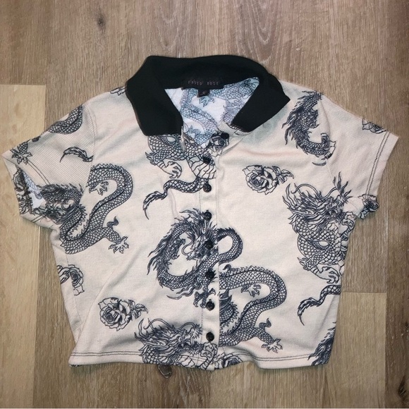 Faded Rose Women’s Black and Tan Dragon Print Crop Top | Size Small - Picture 2 of 7